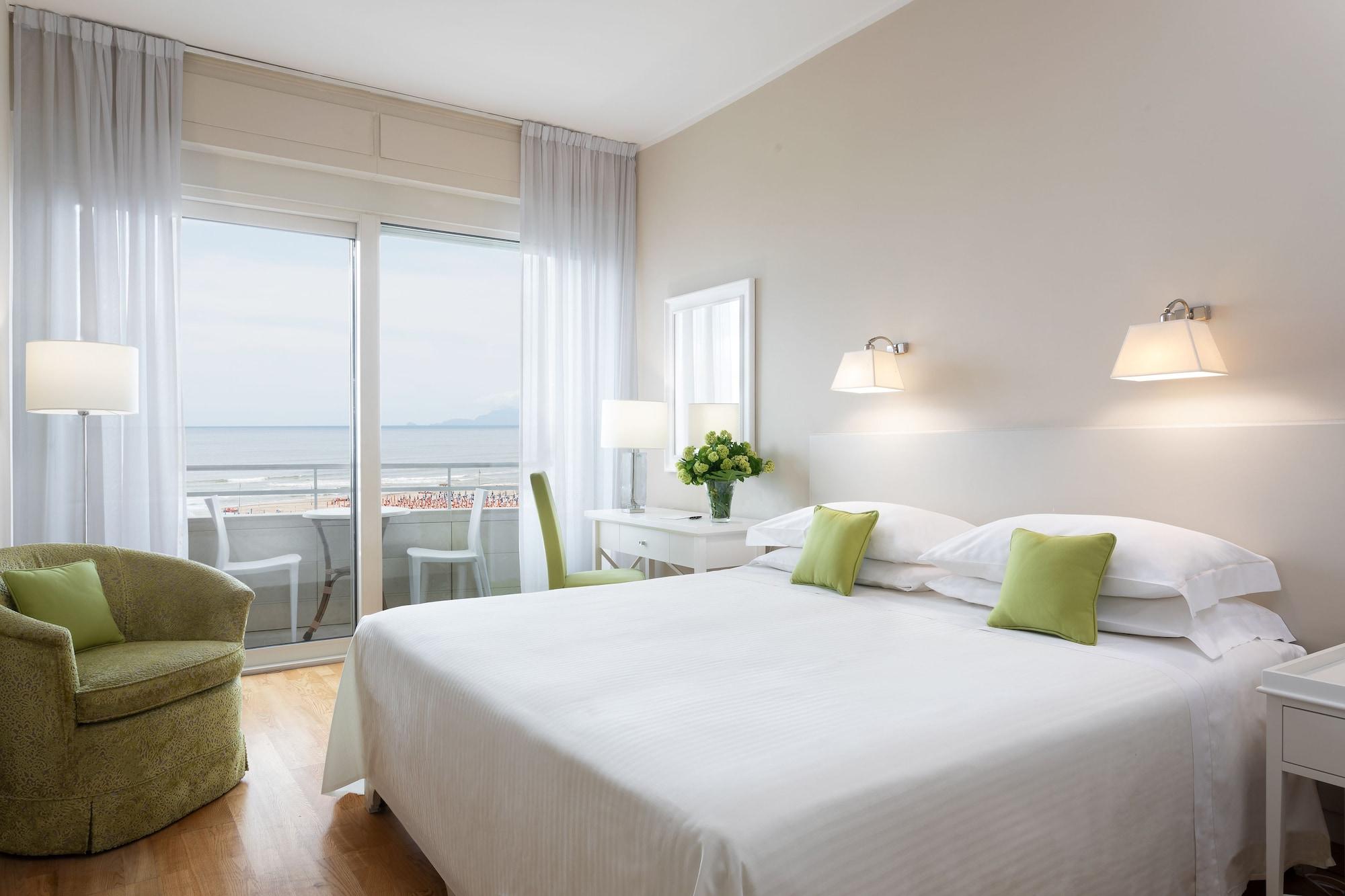 Sina Astor 4*