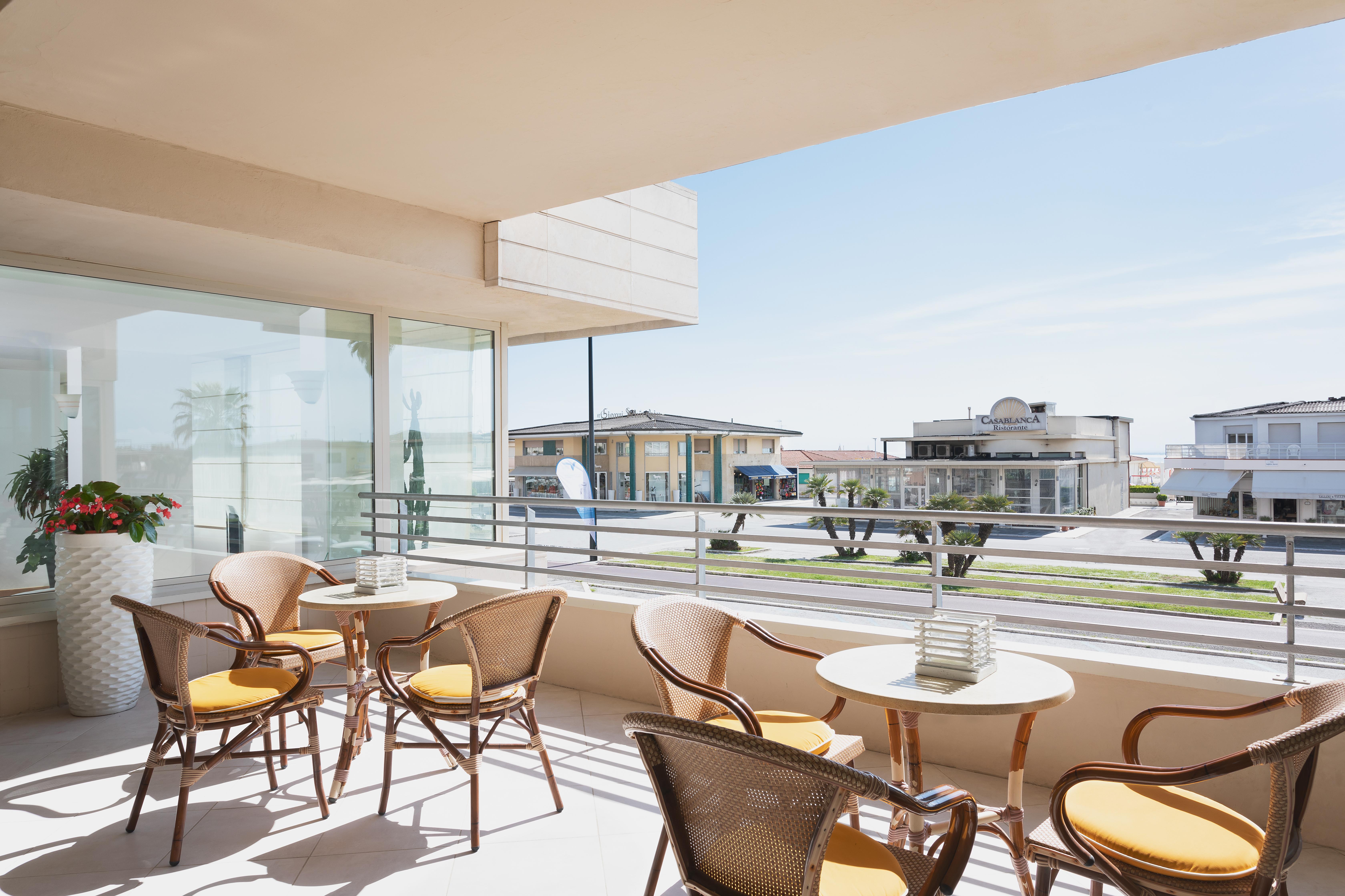 Sina Astor 4*