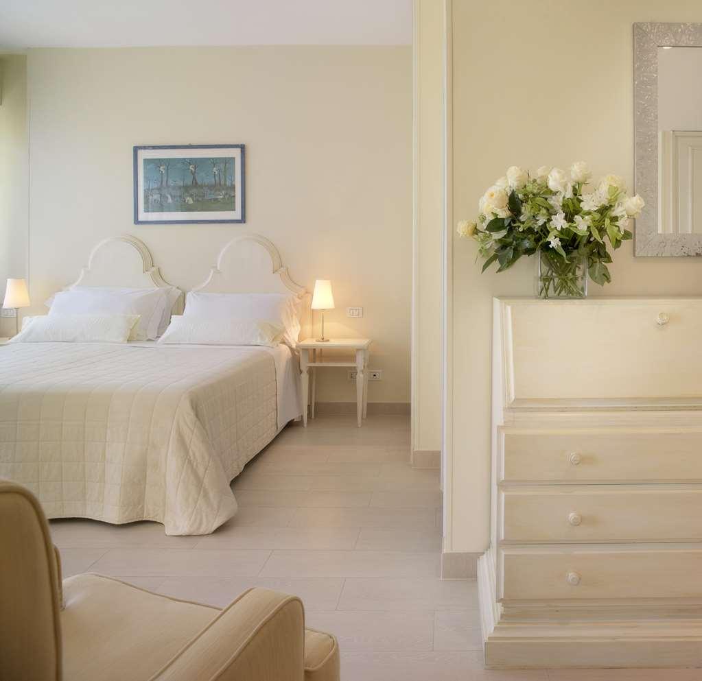 Sina Astor Hotel 4*