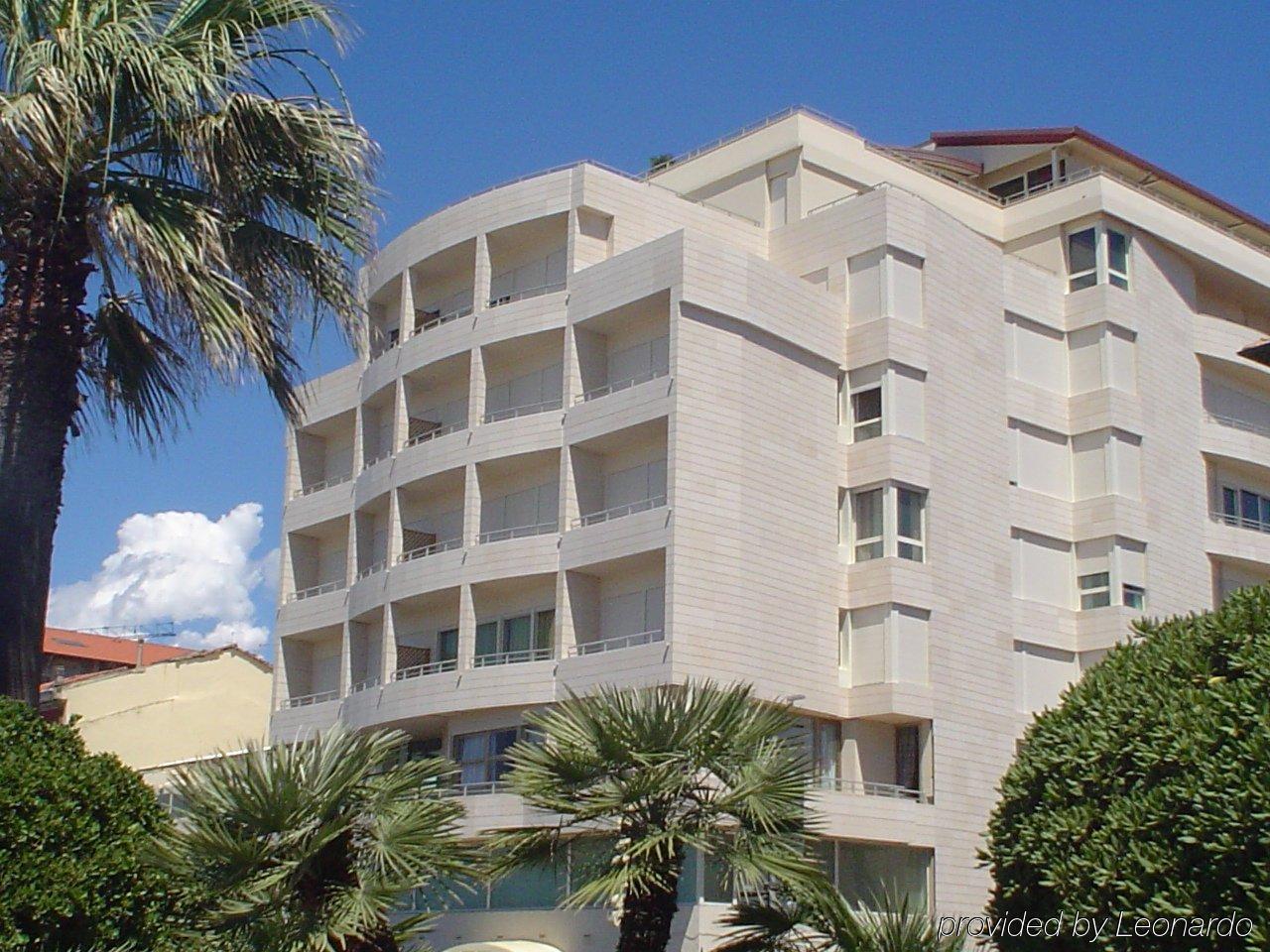 Sina Astor Viareggio